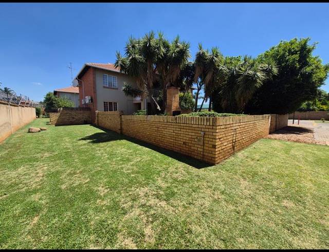2 BEDROOM TOWNHOUSE FOR SALE IN MONTANA